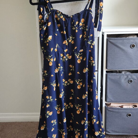 Reformation-Inspired Floral Midi Dress - Picture 2 of 2